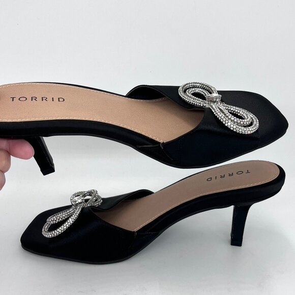 New Torrid Black Rhinestone Bow Kitten Heel - SIze 8WW - Picture 8 of 10